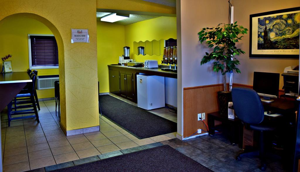 Centre Suite Inns Motel Bonnyville Экстерьер фото