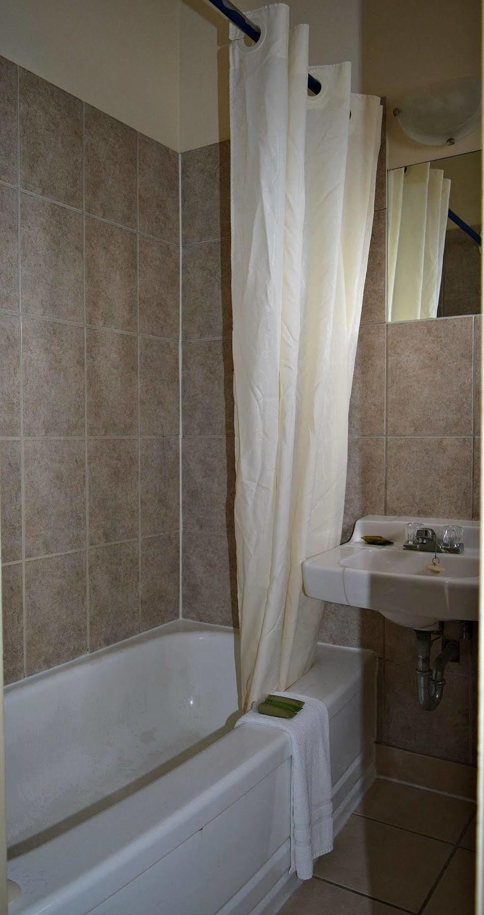 Centre Suite Inns Motel Bonnyville Экстерьер фото
